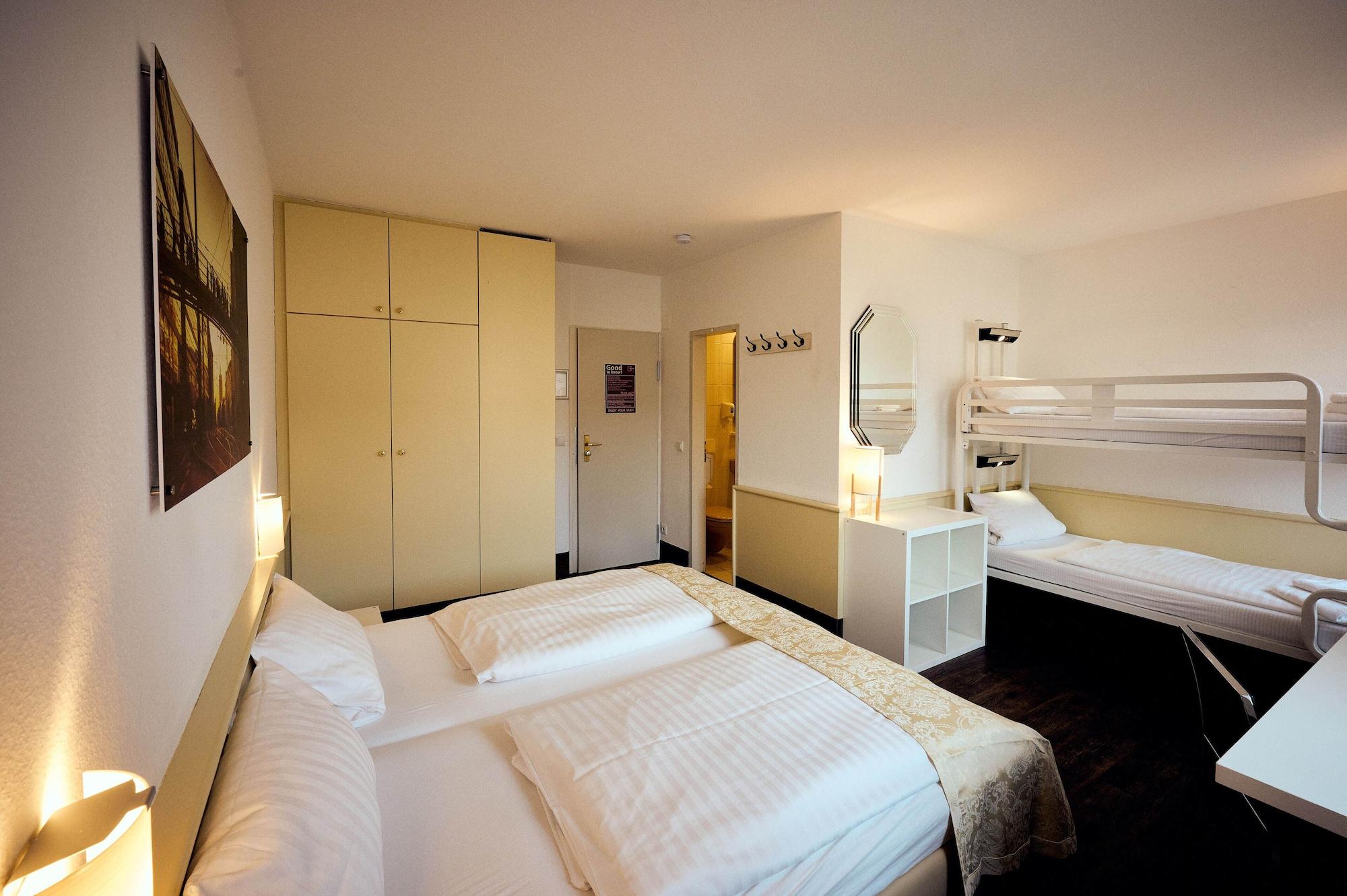 Auberge de jeunesse The 4you & *