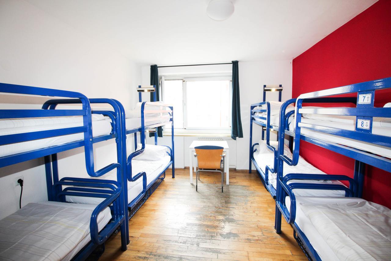 Auberge de jeunesse The 4you & *
